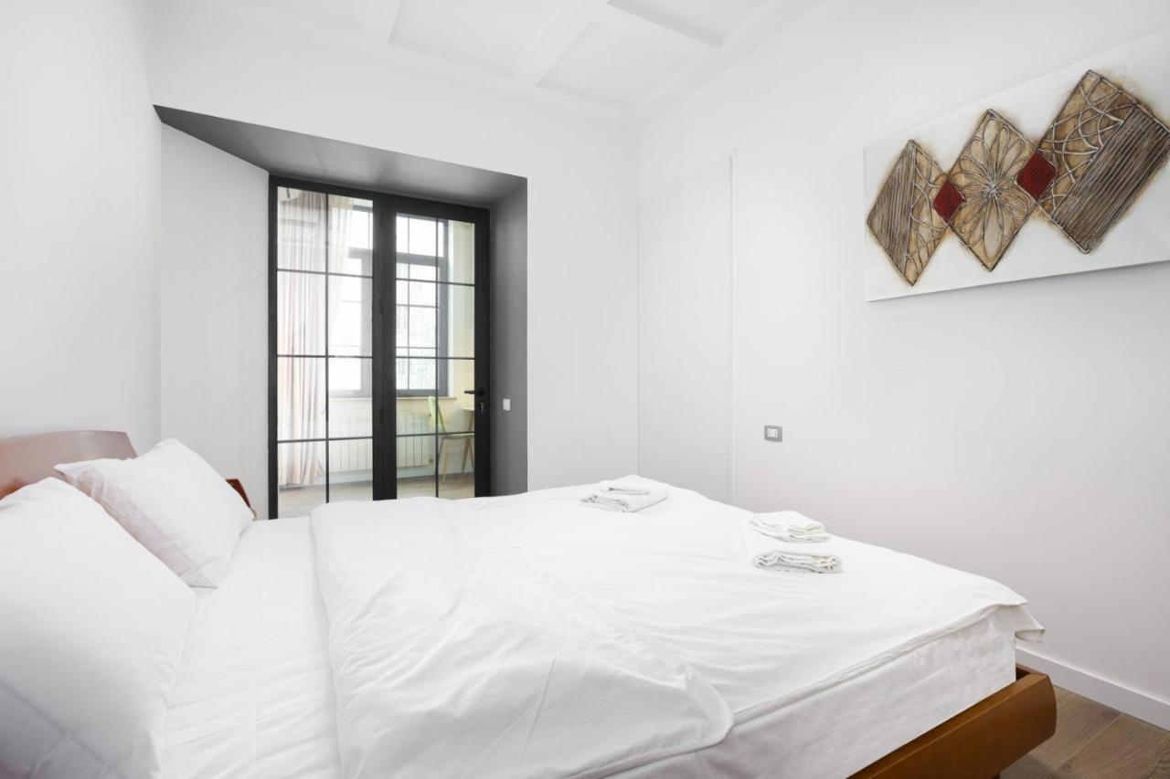 Stay Inn-Apartments On Abovyan 32 Yerevan Ngoại thất bức ảnh