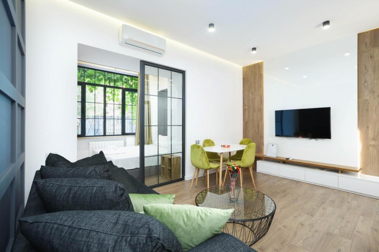 Stay Inn-Apartments On Abovyan 32 Yerevan Ngoại thất bức ảnh